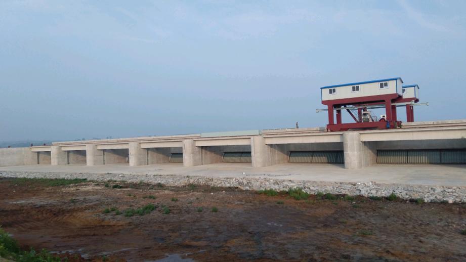 大連擋潮閘氣盾壩 高2.5米