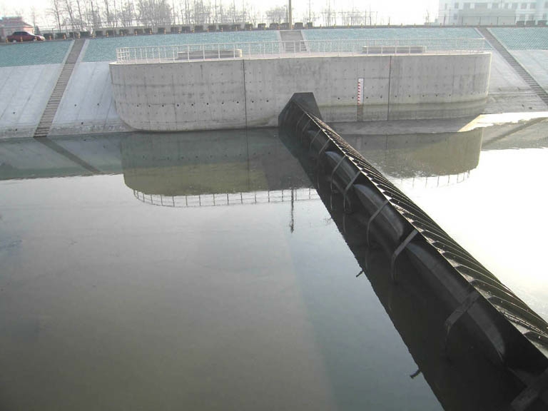 美國(guó)氣盾壩工程3高2米 長(zhǎng)