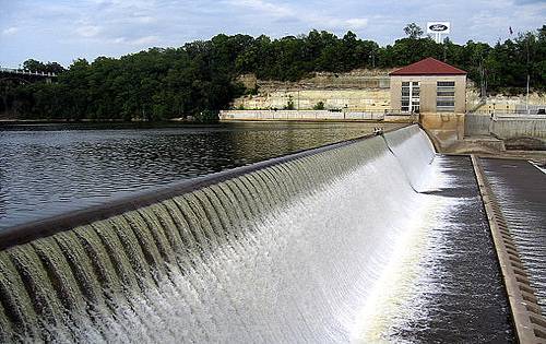 美國(guó)氣盾壩工程5 高4米 長(zhǎng)