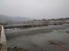 廣東清遠(yuǎn)氣盾壩 高2米 長(zhǎng)